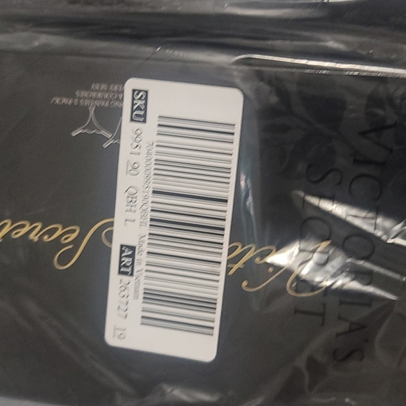 DEAL DAY ITEM! VS very sexy shine strap thong panty box gift set. - Picture 11 of 11